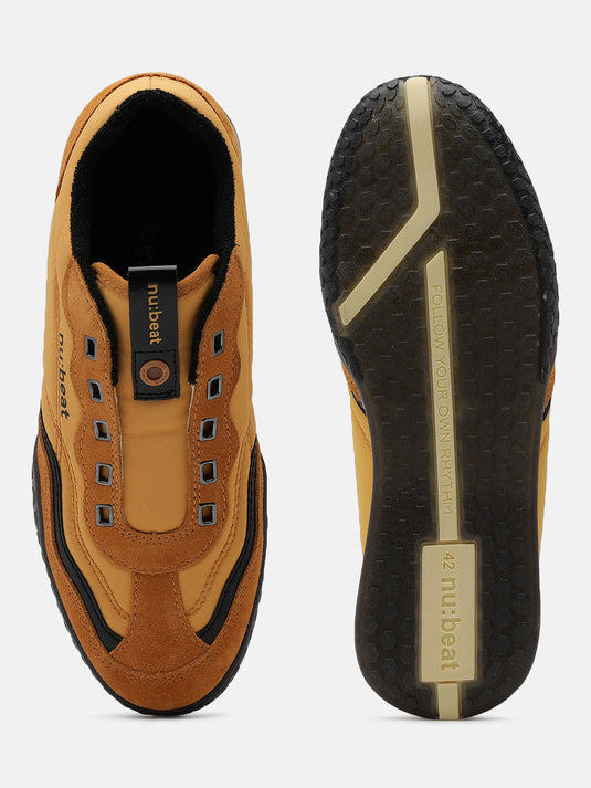AREA909 Yellow & Black Slip-On Sneakers