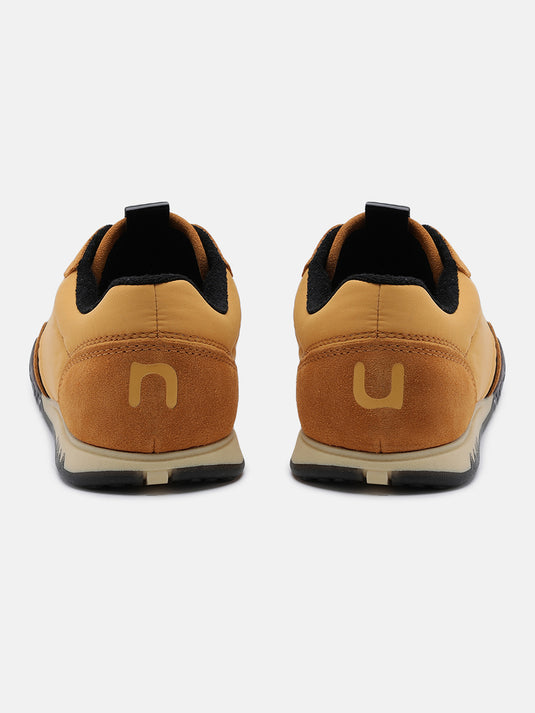 AREA909 Yellow & Black Slip-On Sneakers