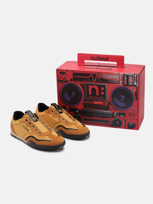 AREA909 Yellow & Black Slip-On Sneakers